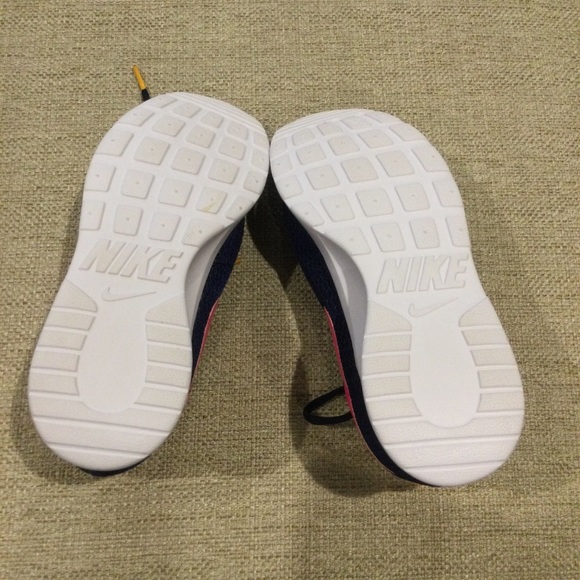 Nike Tanjun Running sneakers-women’s size 8.5 - Picture 4 of 5